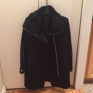 Black wool coat with fur collar & leather detail